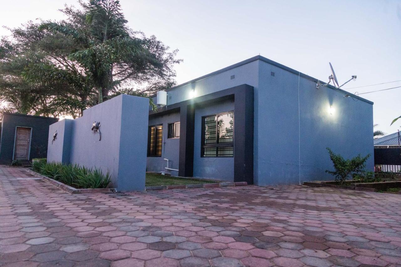 Blue Agave F1 Apartment Lusaka Ngoại thất bức ảnh