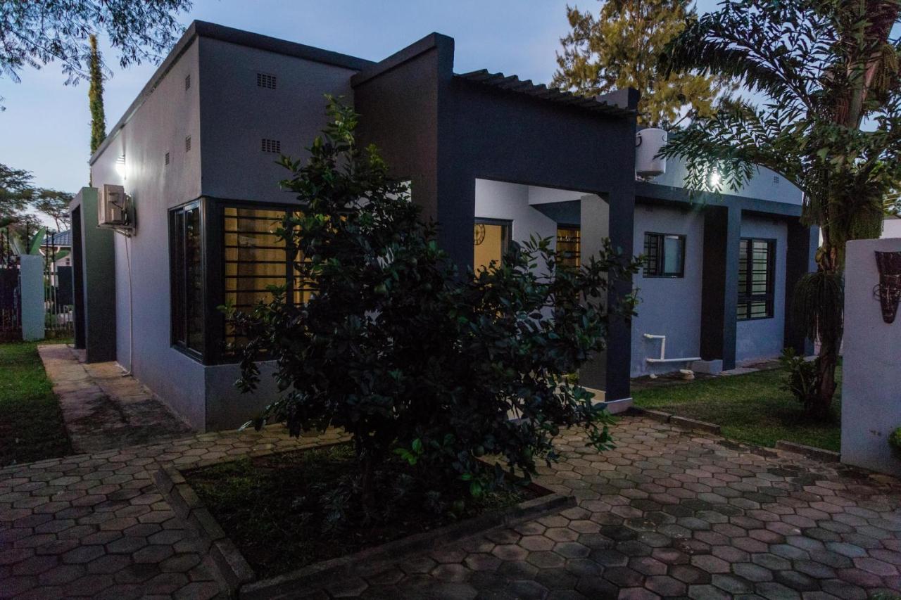 Blue Agave F1 Apartment Lusaka Ngoại thất bức ảnh