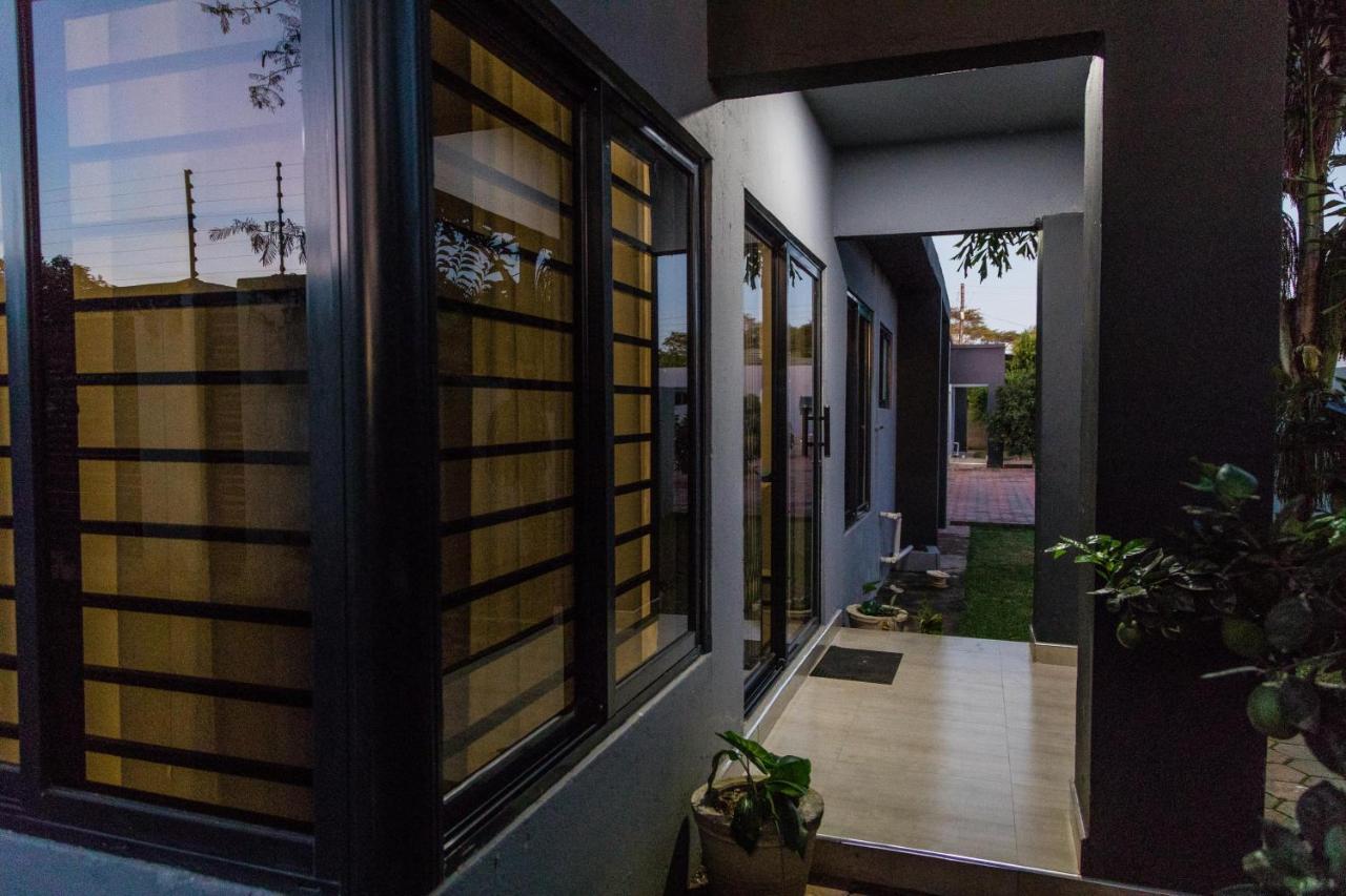Blue Agave F1 Apartment Lusaka Ngoại thất bức ảnh